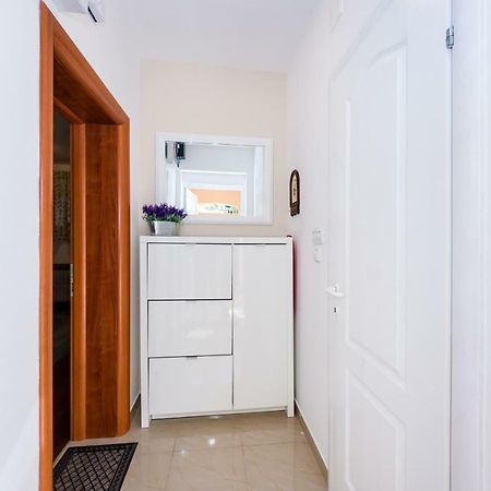 Appartamento Mihael Zara Esterno foto