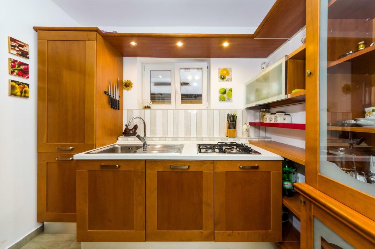 Appartamento Mihael Zara Esterno foto