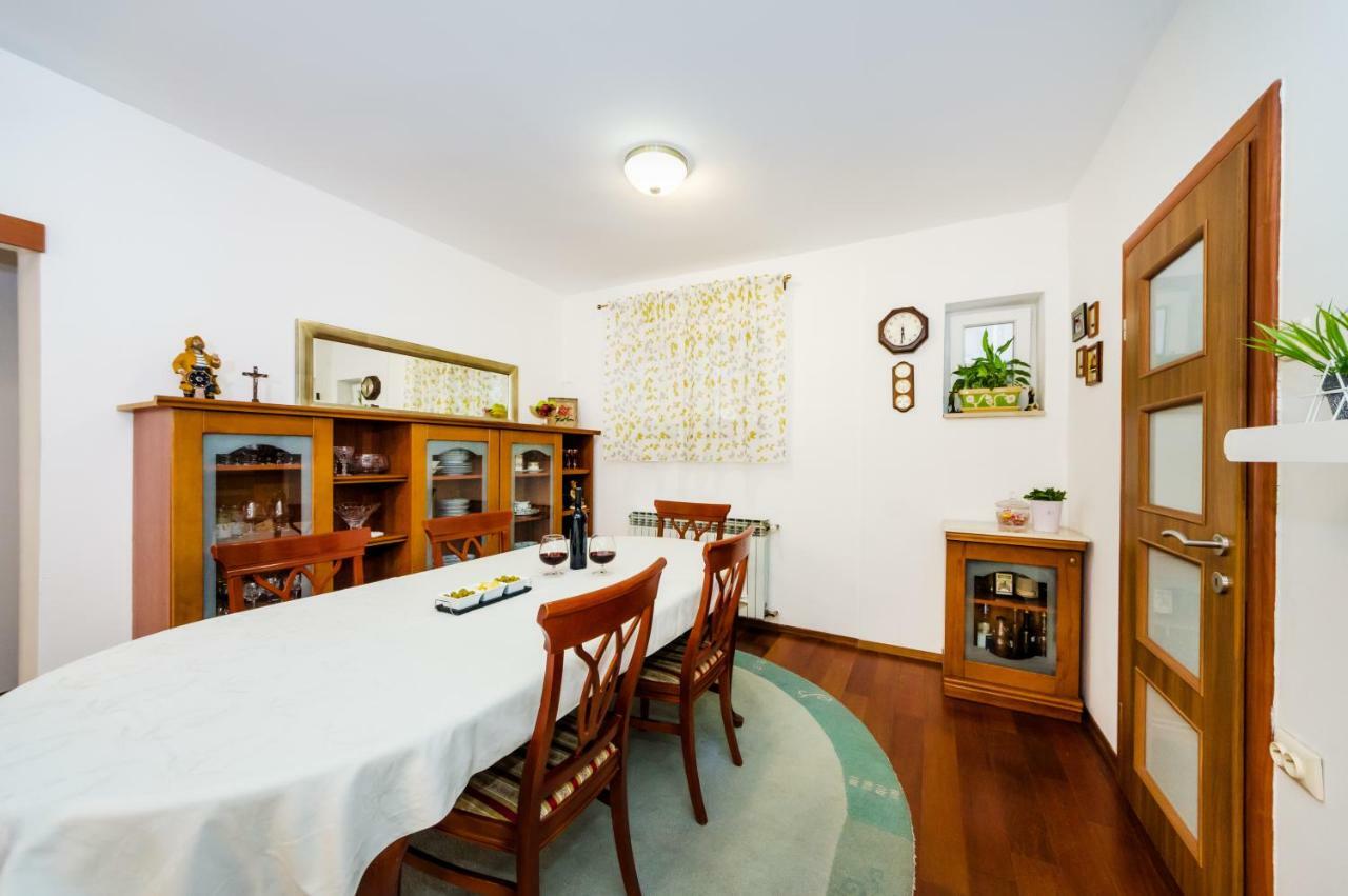 Appartamento Mihael Zara Esterno foto